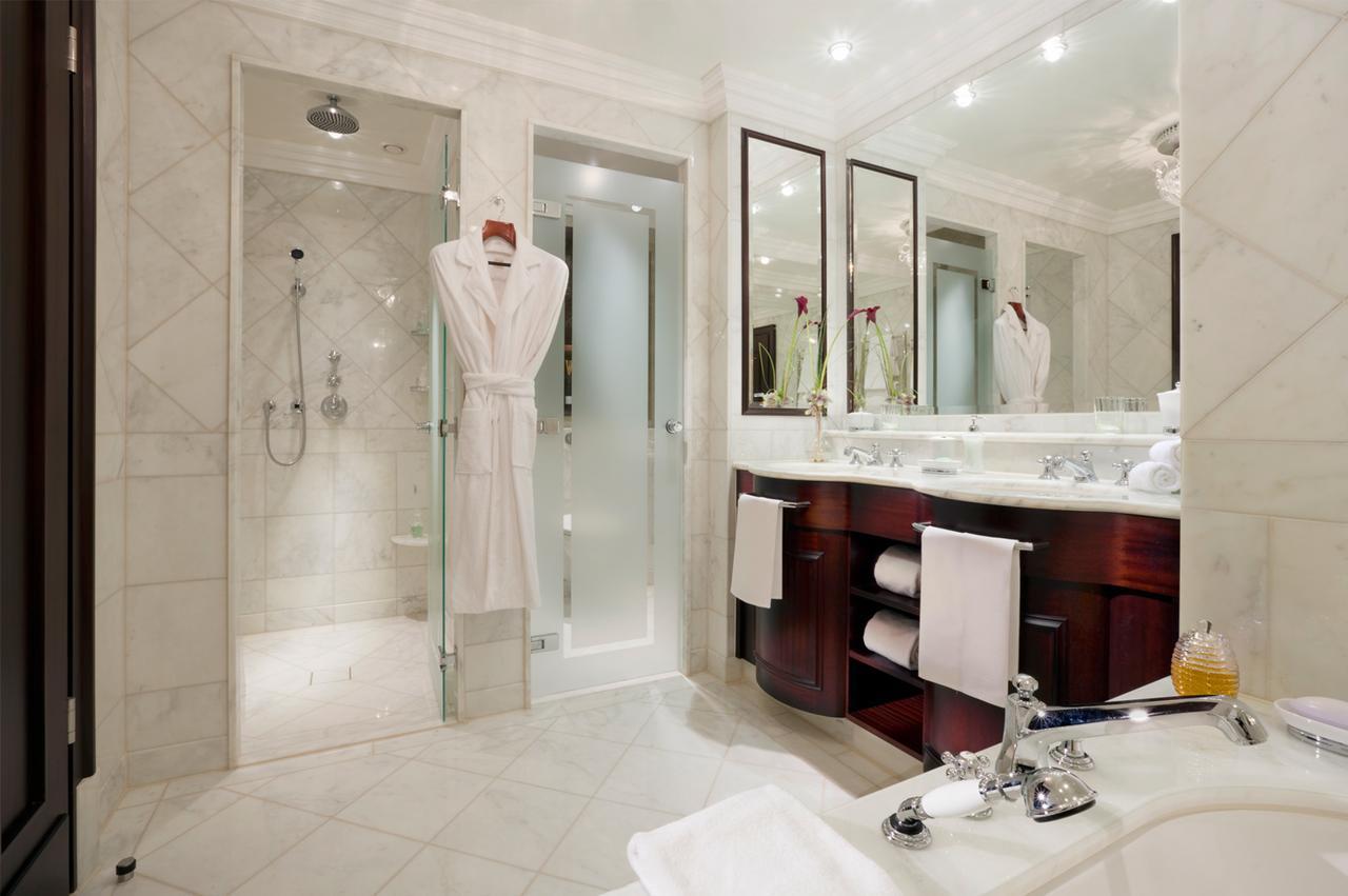 Deluxe King or Twin Room